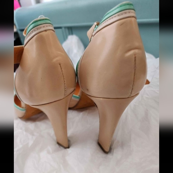 💗Vintage Paul & Betty Tan & Yellow with Blue-Green trims pumps size IT 37 - Picture 5 of 8